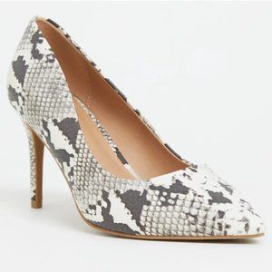 GREY SNAKESKIN | FAUX LEATHER POINTED TOE PUMP-WW